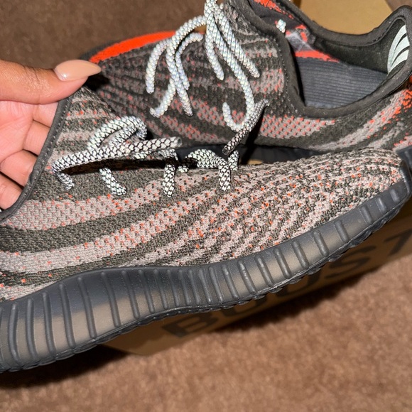 Yeezy Boost 350 V2 'Carbon Beluga' - Picture 6 of 6